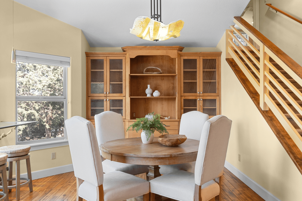 Just Listed: Secluded Retreat with Stunning Views and Spacious Design!