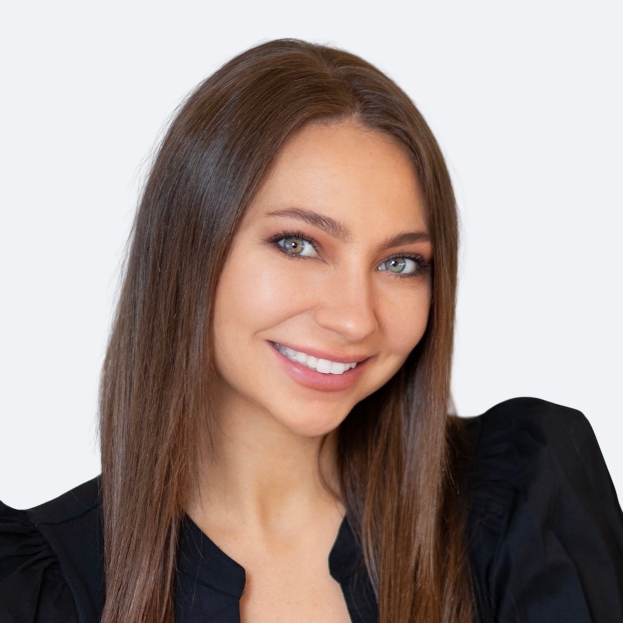 Headshot of Alison Smitley, Junior Broker at Vesta Preferred Realty in Chicago