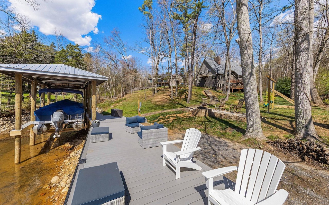 Wallace Luxury Spotlight | 202 Spring View Drive Lenoir City, TN 37772