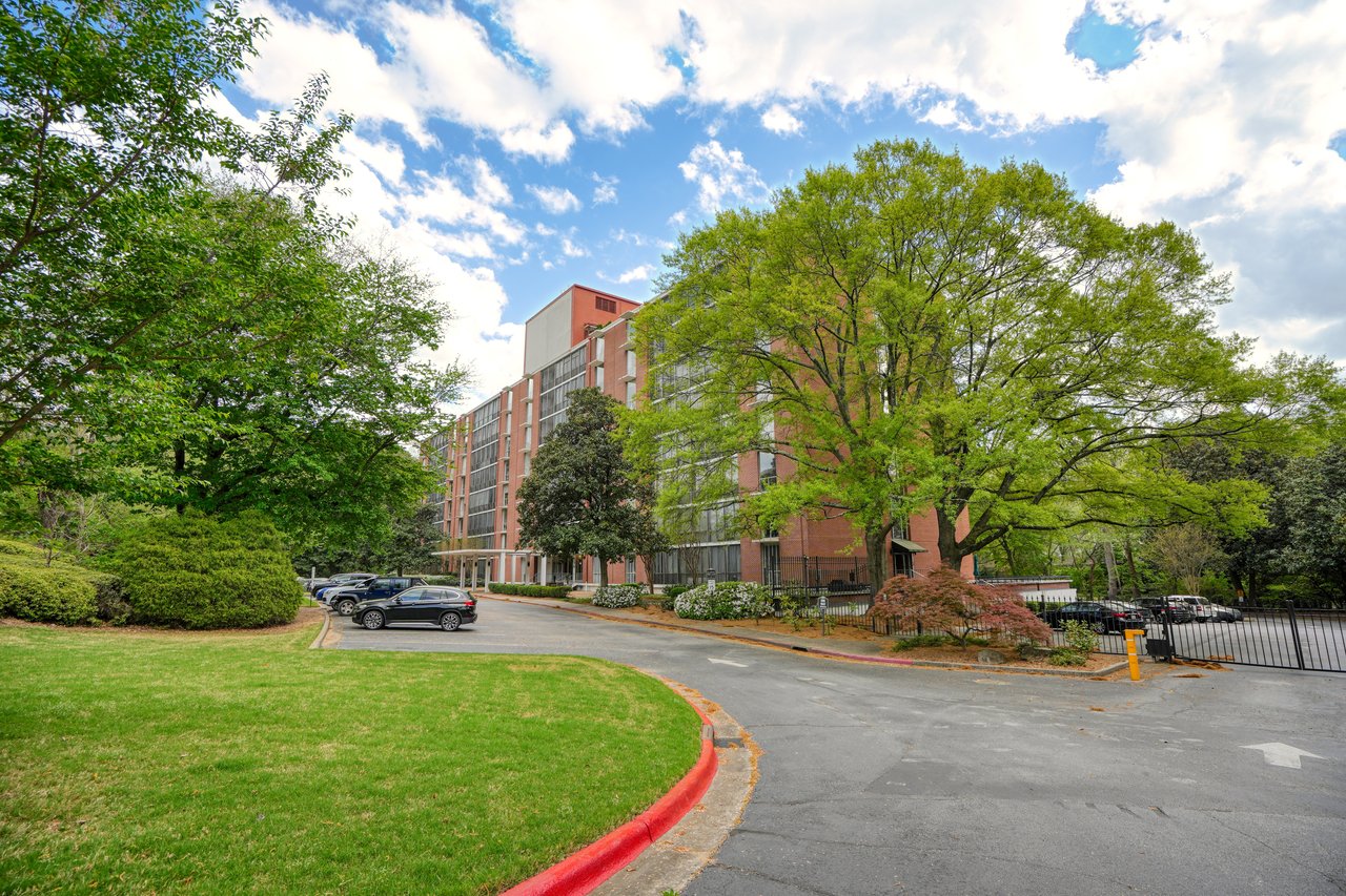 Brookwood Park Condominiums