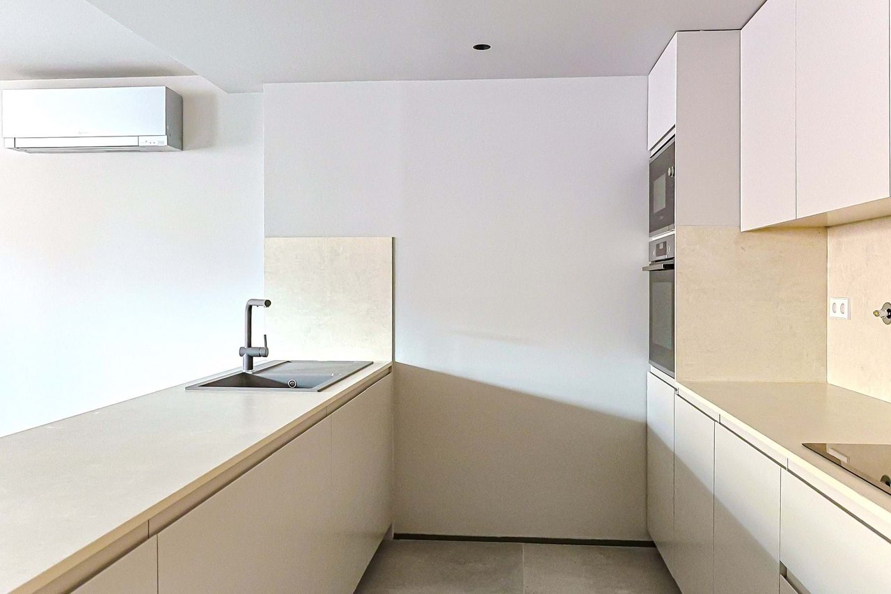 Stylish 2-Bedroom Apartment in the Heart of Lisbon with Exceptional Amenities