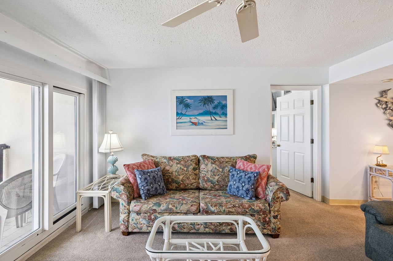 Pinnacle Port Condominium