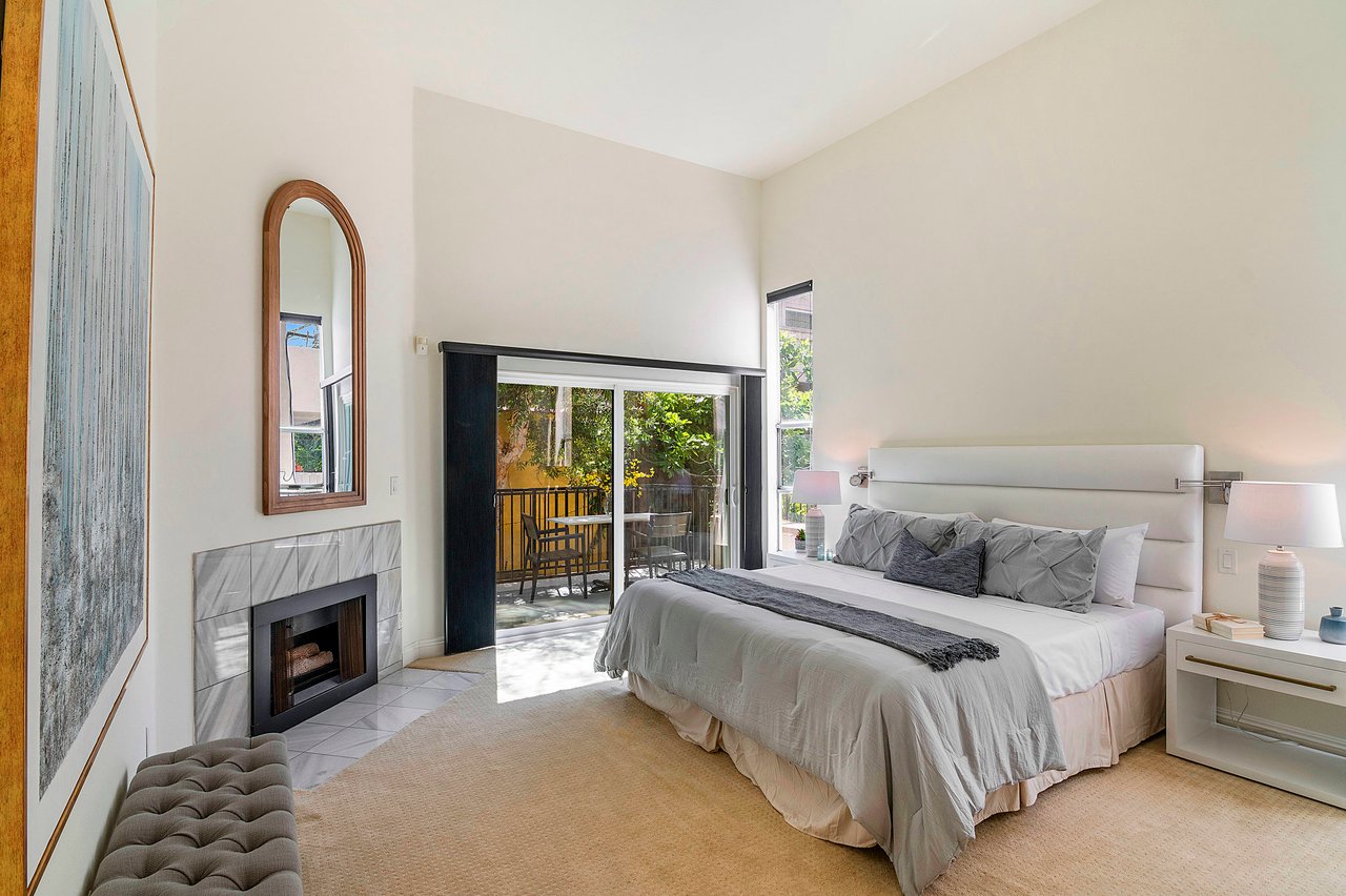 916 S. Shenandoah St. # 1