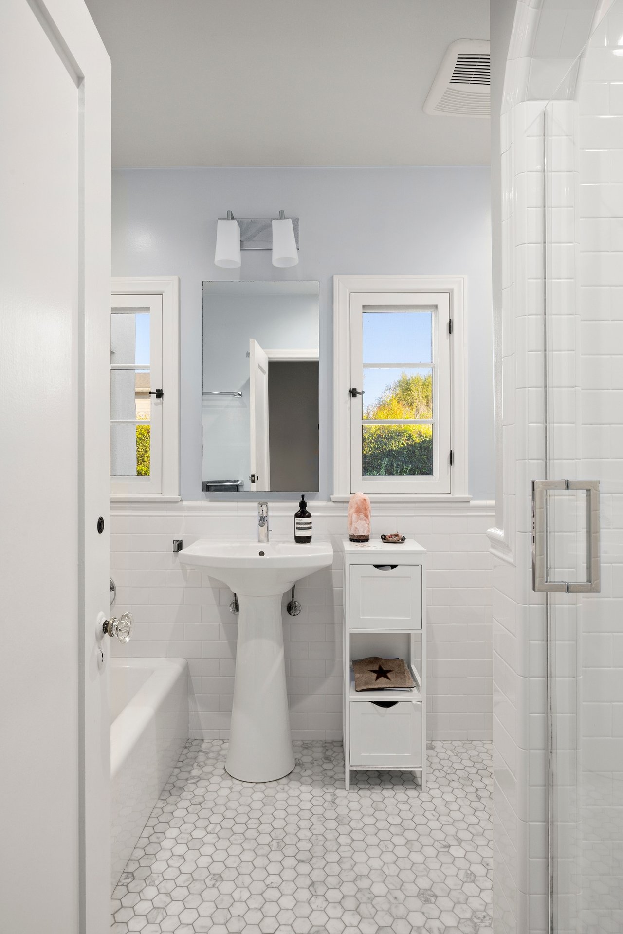 6502-6504 Commodore Sloat Drive