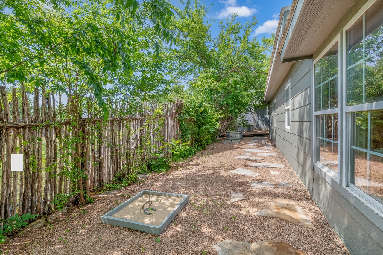 305 N Elk St