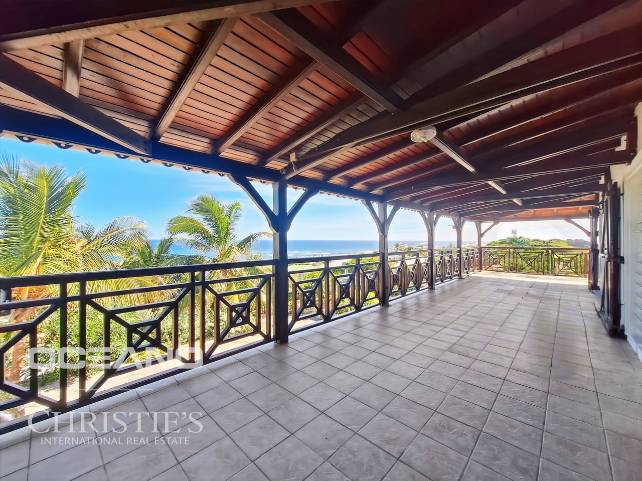 Exceptional Villa – Panoramic Ocean View (Oyster Pond)