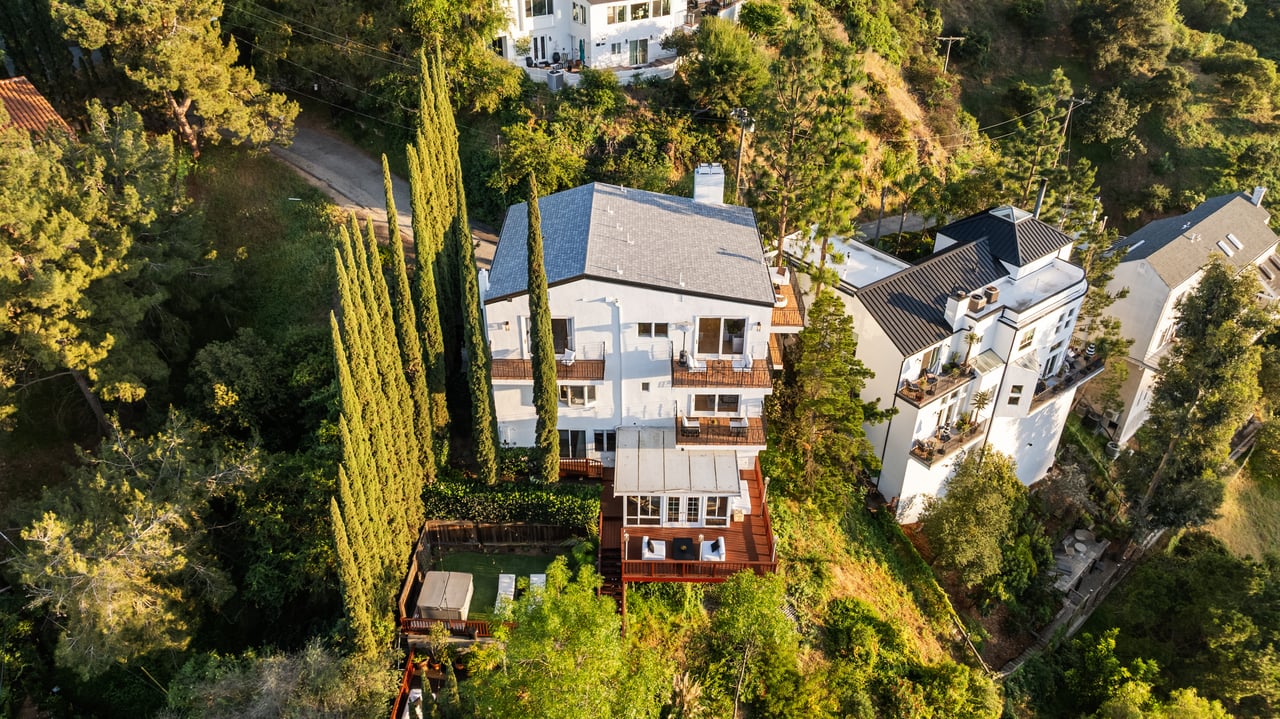 2591 Leicester Dr, Hollywood Hills