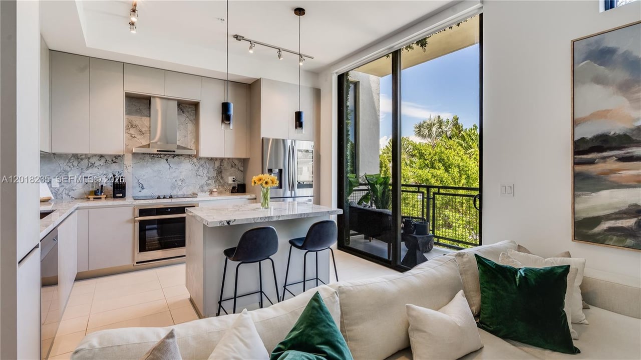 ten30-south-beach-condo-for-sale-living-area