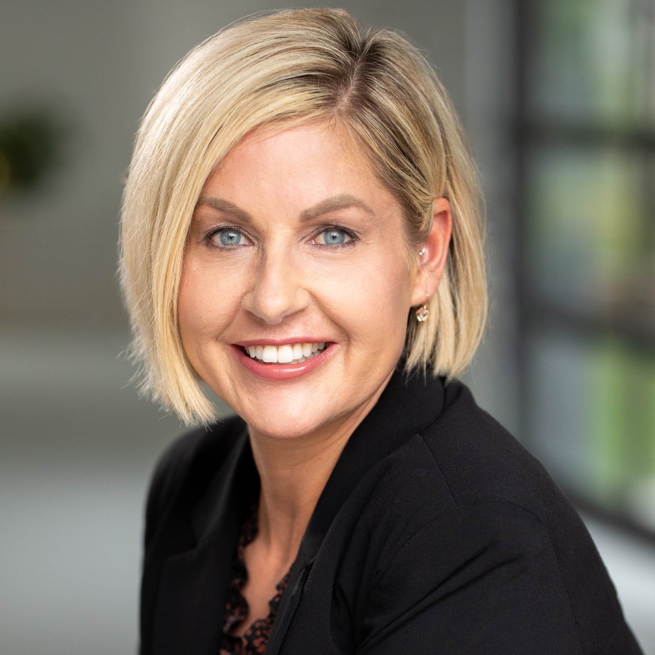 Angie Kokkos Crosslake, MN Real Estate Agent Headshot