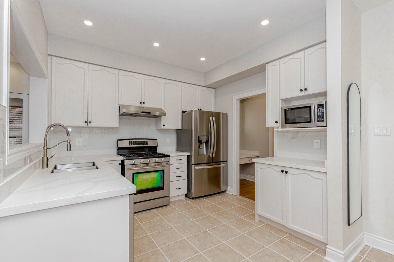 7108 Gablehurst Crescent