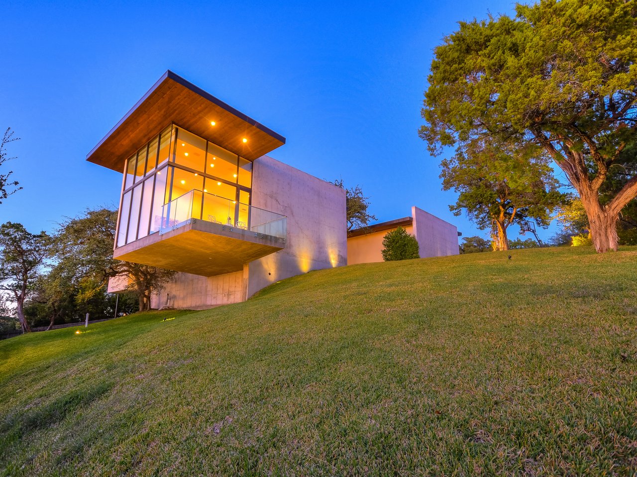 Private, Modern Masterpiece