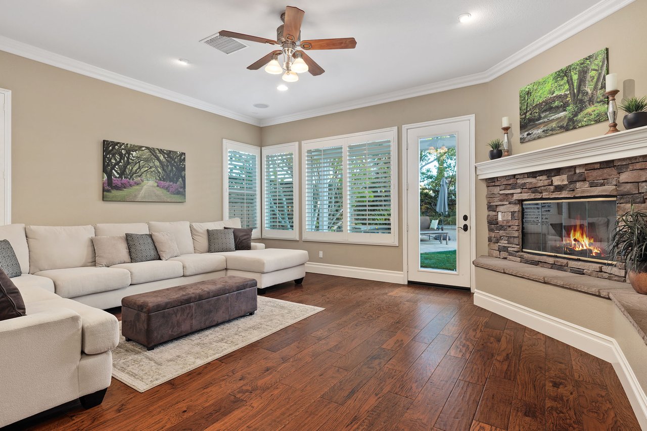 5275 Raven Hill Point
