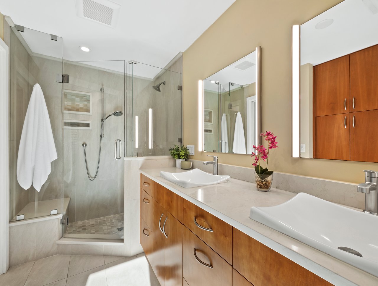 1930 ALTA VISTA ST
