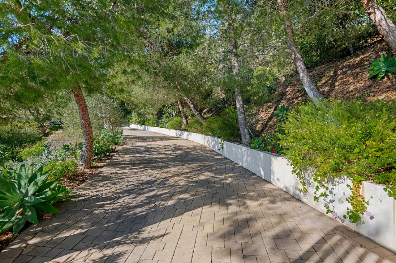 2330 Bella Vista Drive