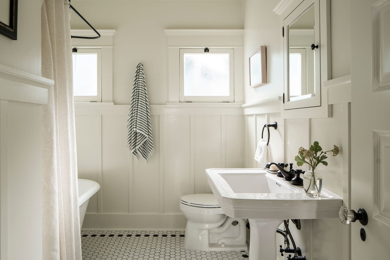 2321 W 31st St in Jefferson Park