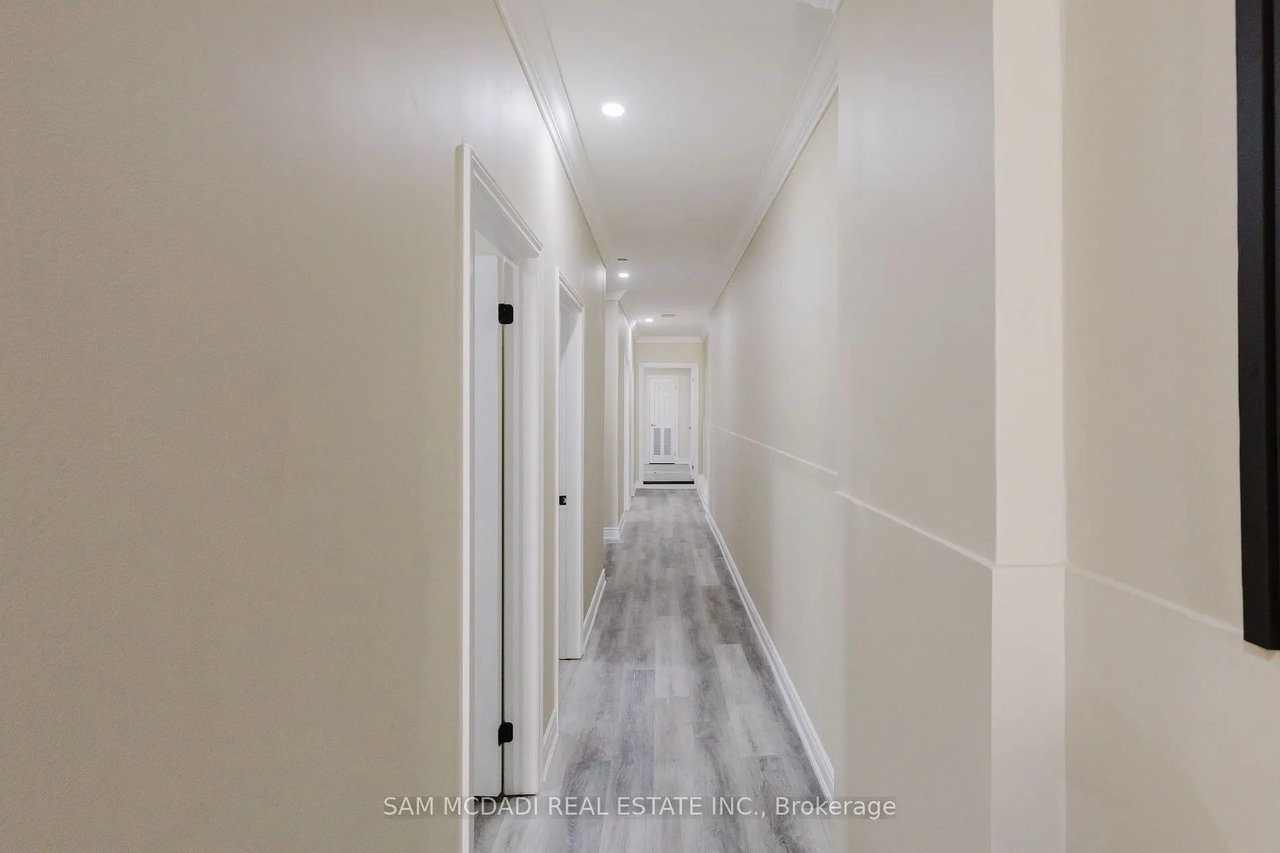 Single Office - 728 Main St E