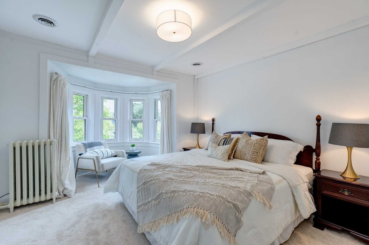 150 Fallingbrook Rd