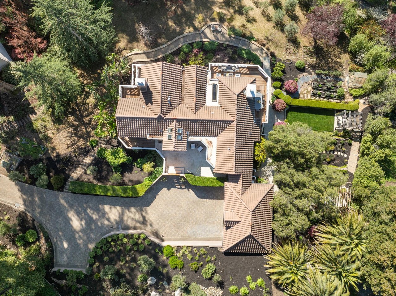 99 Deer Park Avenue