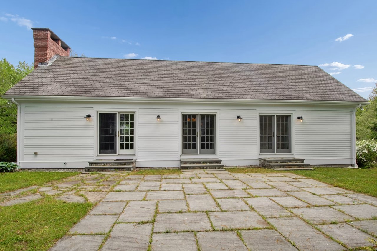 26 Madigan Ln