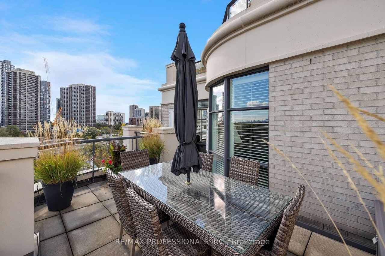 CONDO LIVING IN LUXURY 