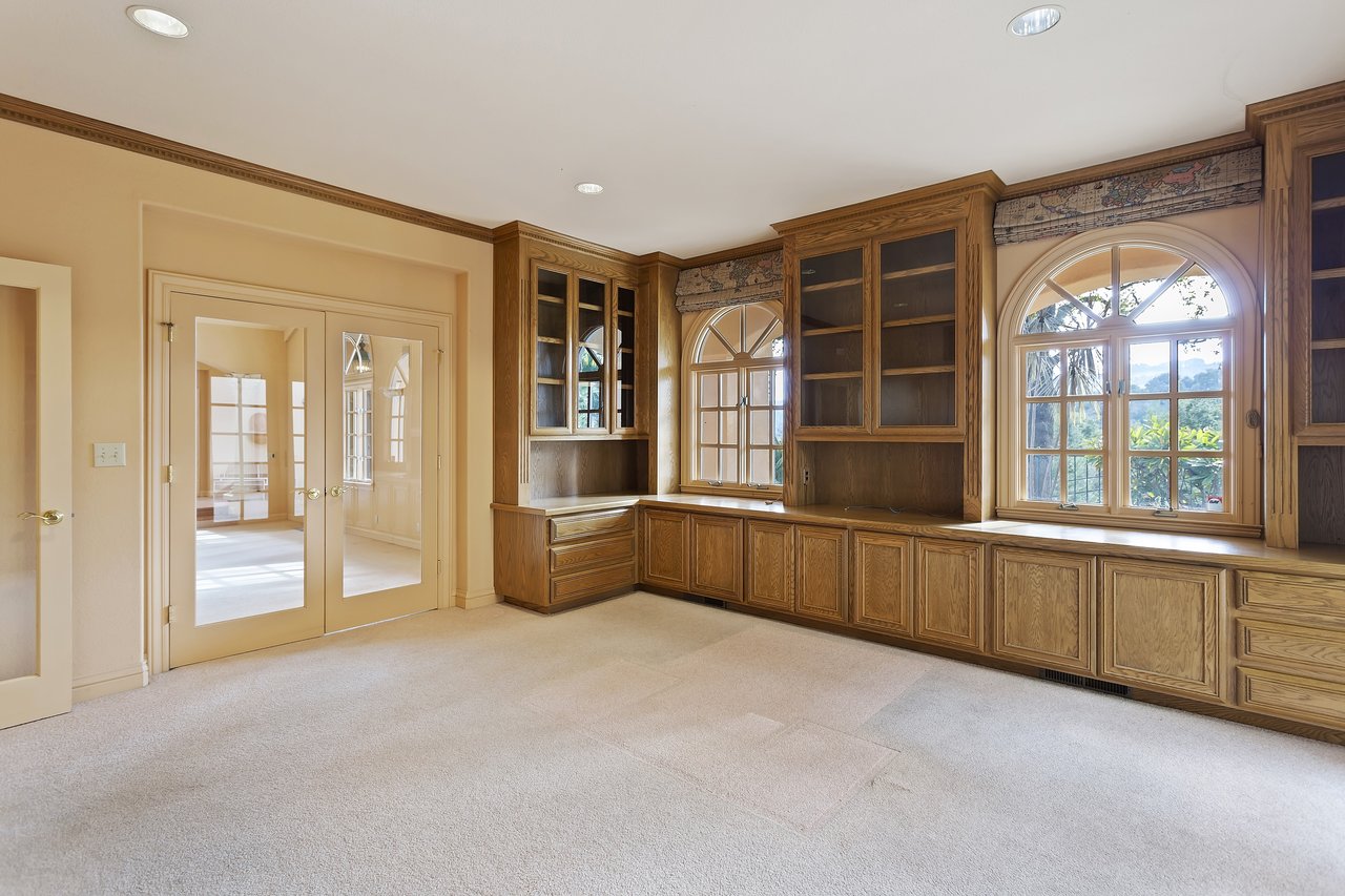 6 Tappan Lane