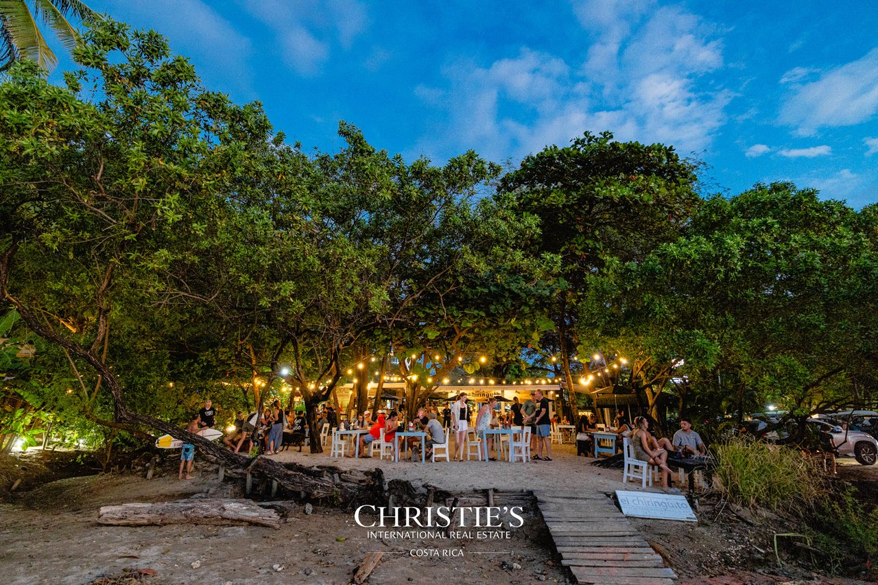 Beachfront Restaurant in Paradise, El Chiringuito