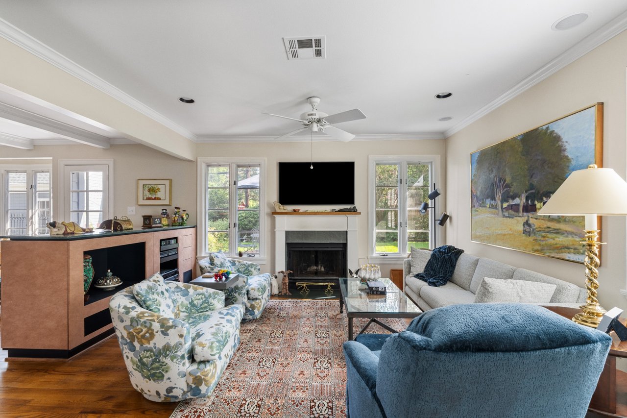 2126 Dryden