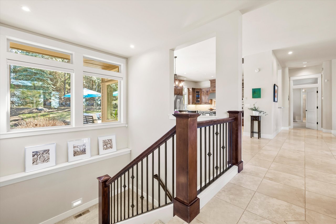 2589 NW Champion Circle