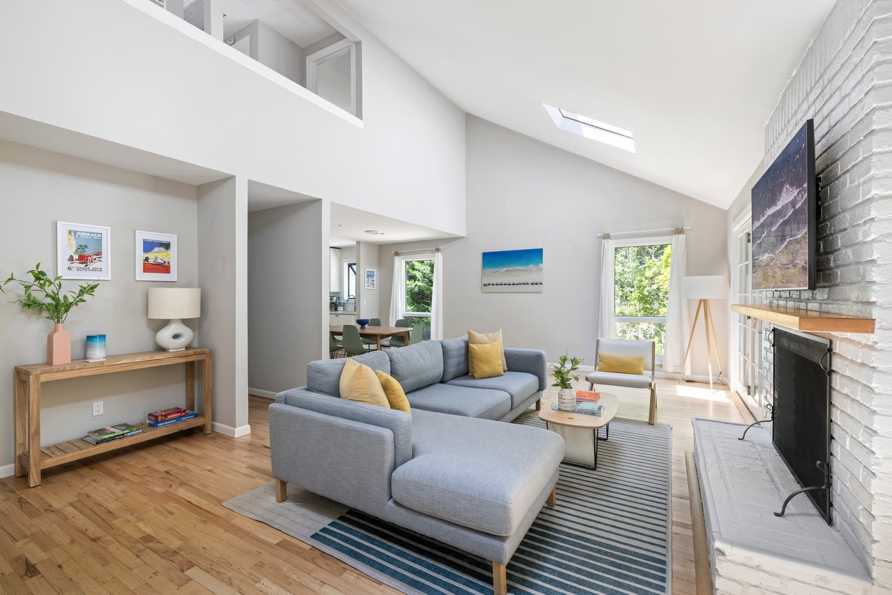 56 Underwood Drive, East Hampton (Clearwater Beach)