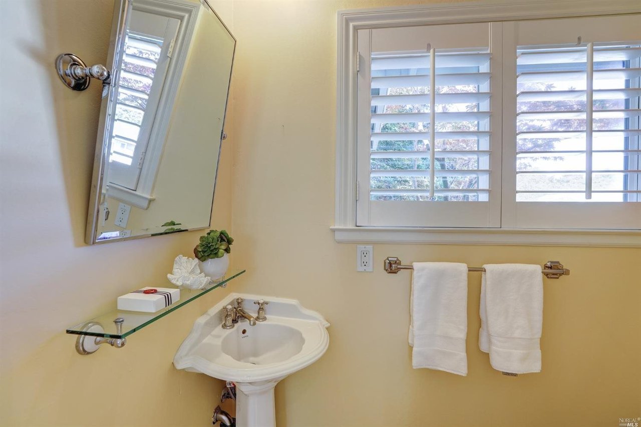 151 Fernwood Dr