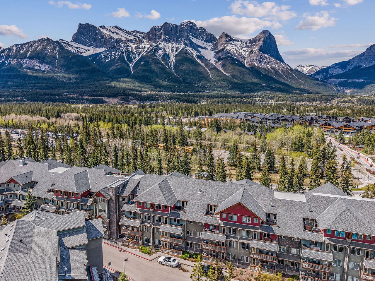 Short Term Rental Income Property in Grizzly Lodge Canmore