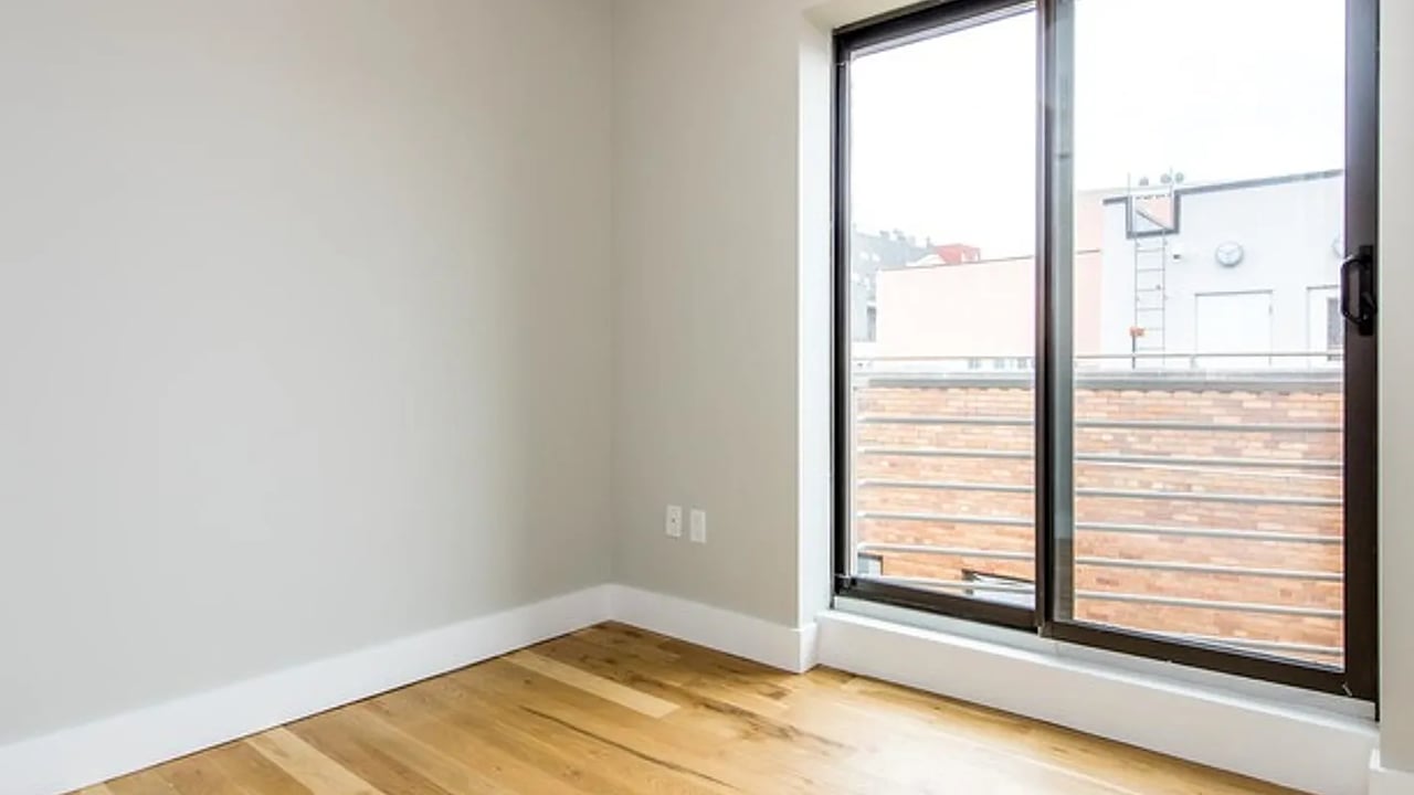 185 Leonard St 3A
