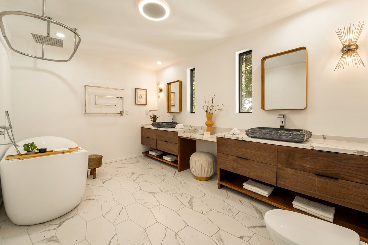 11587 Sunshine Ter, Studio City