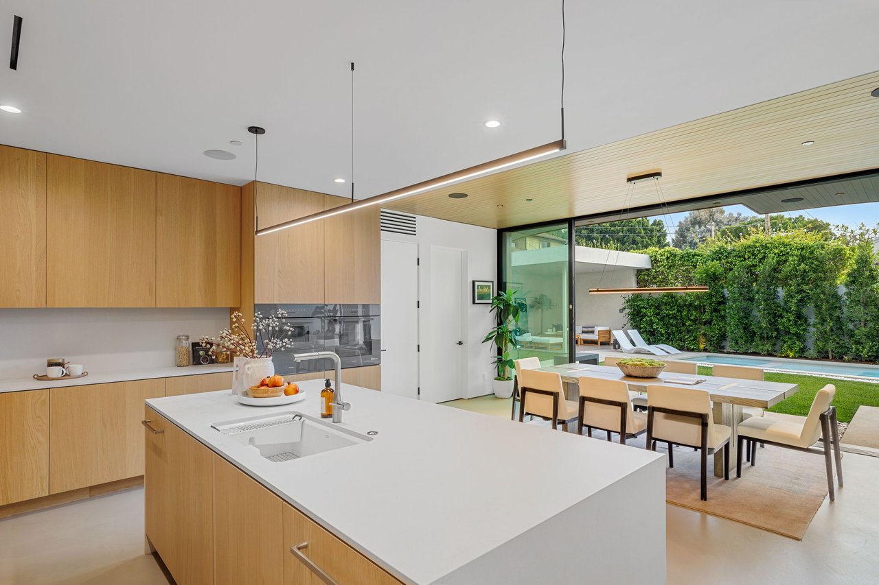 3041 Mountain View