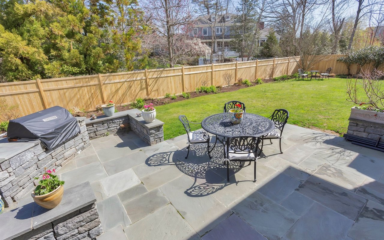 7 Lighthouse Ln