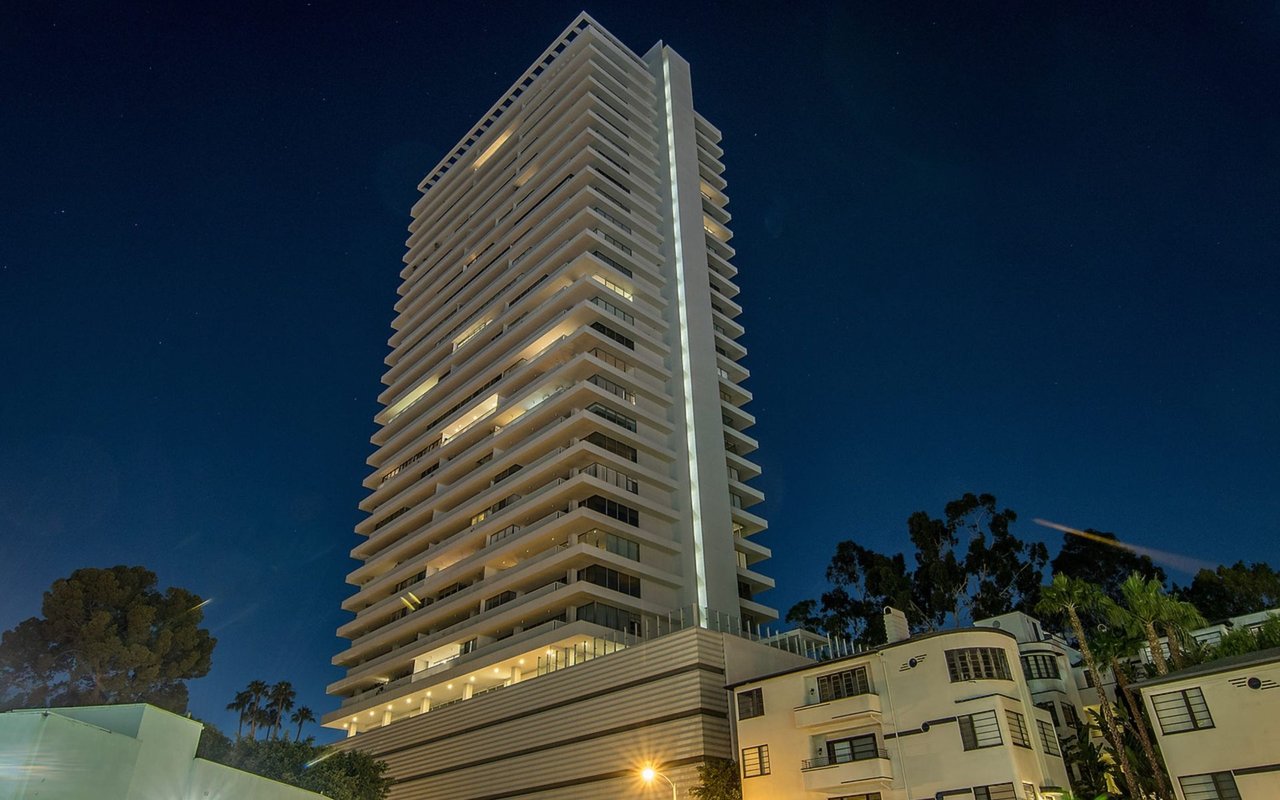 9255 Doheny Rd, #804