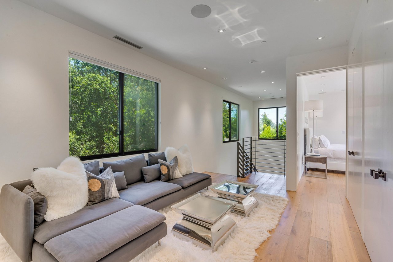 Modernist Oasis in St. Helena - SOLD