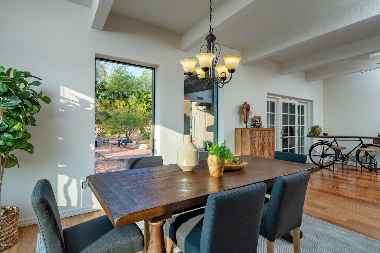 Stunning Las Alturas Contemporary