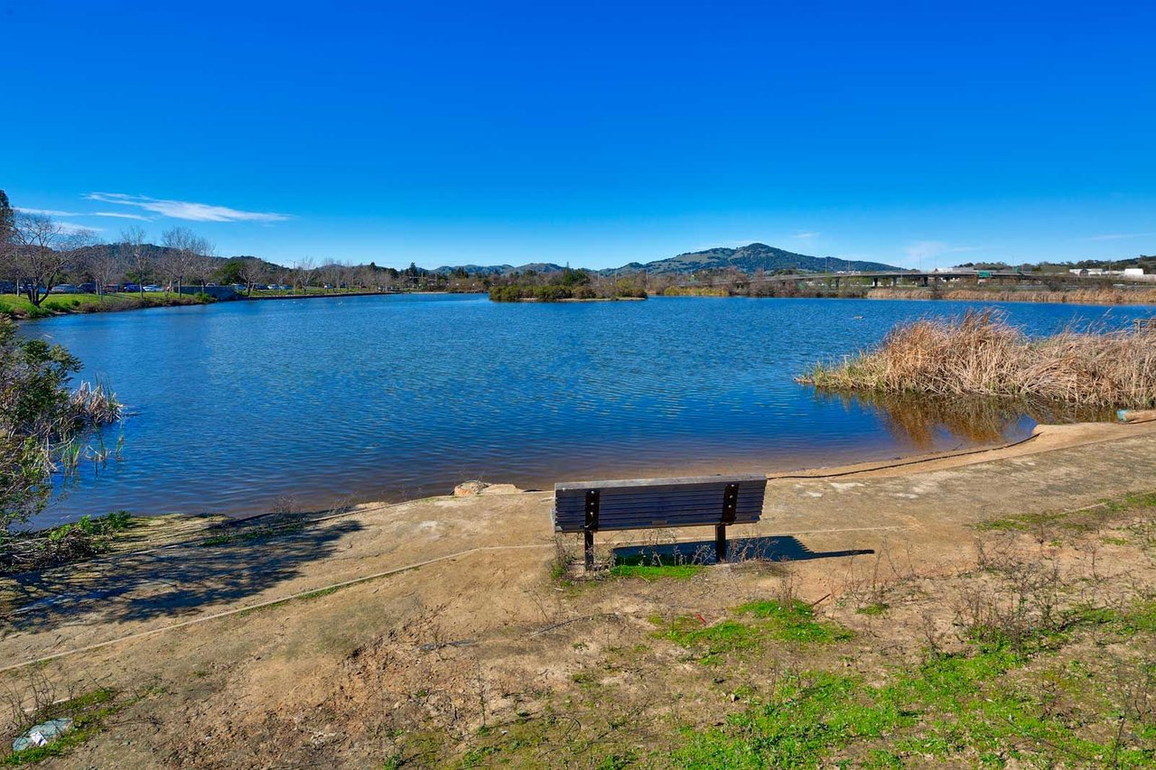 21 Lakeview Court, Novato