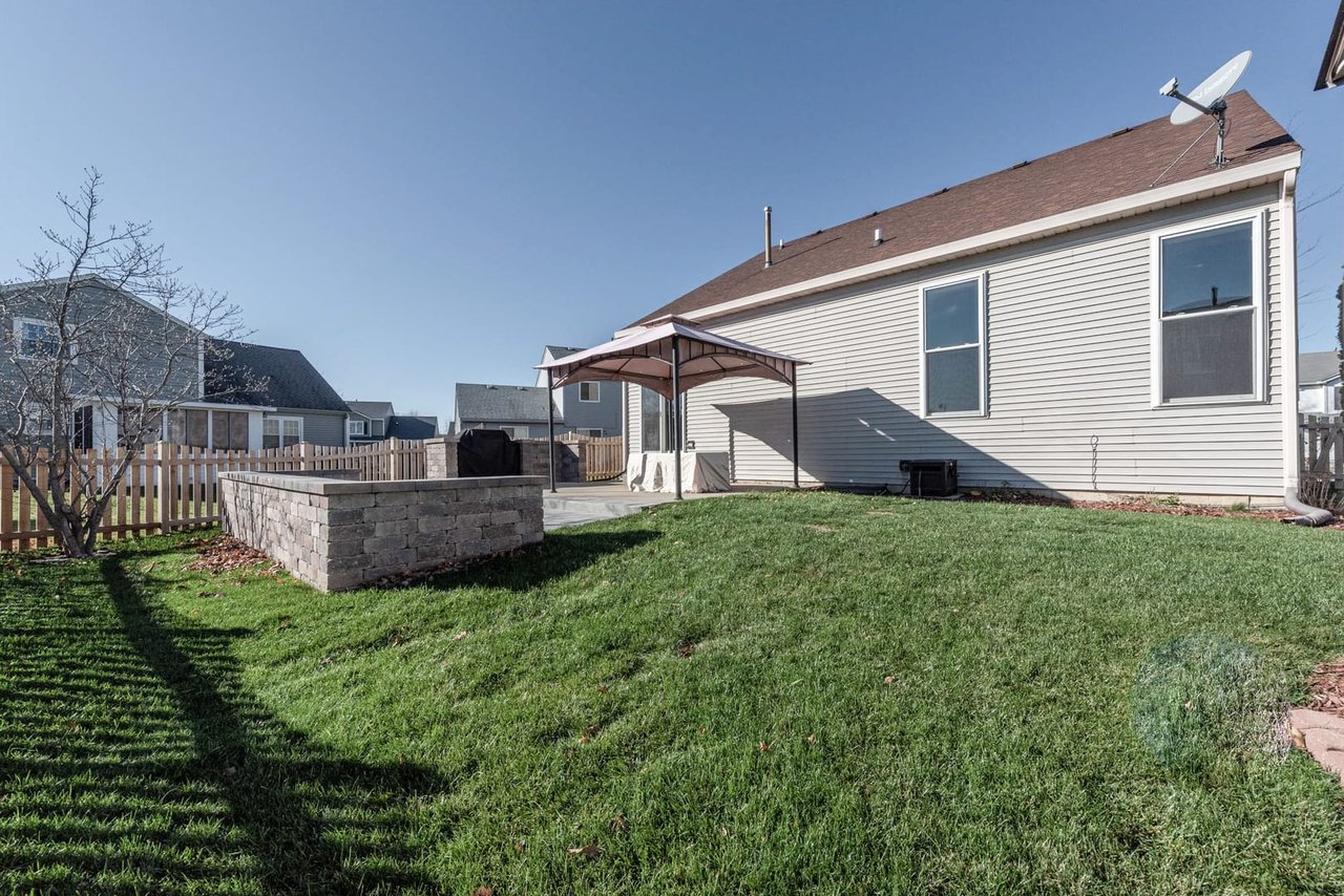 5390 Lansbury Circle