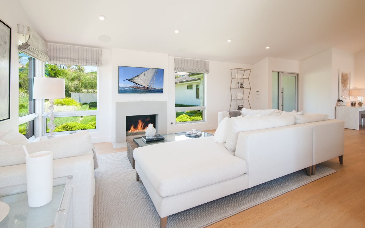 1633 Castle Cove Circle