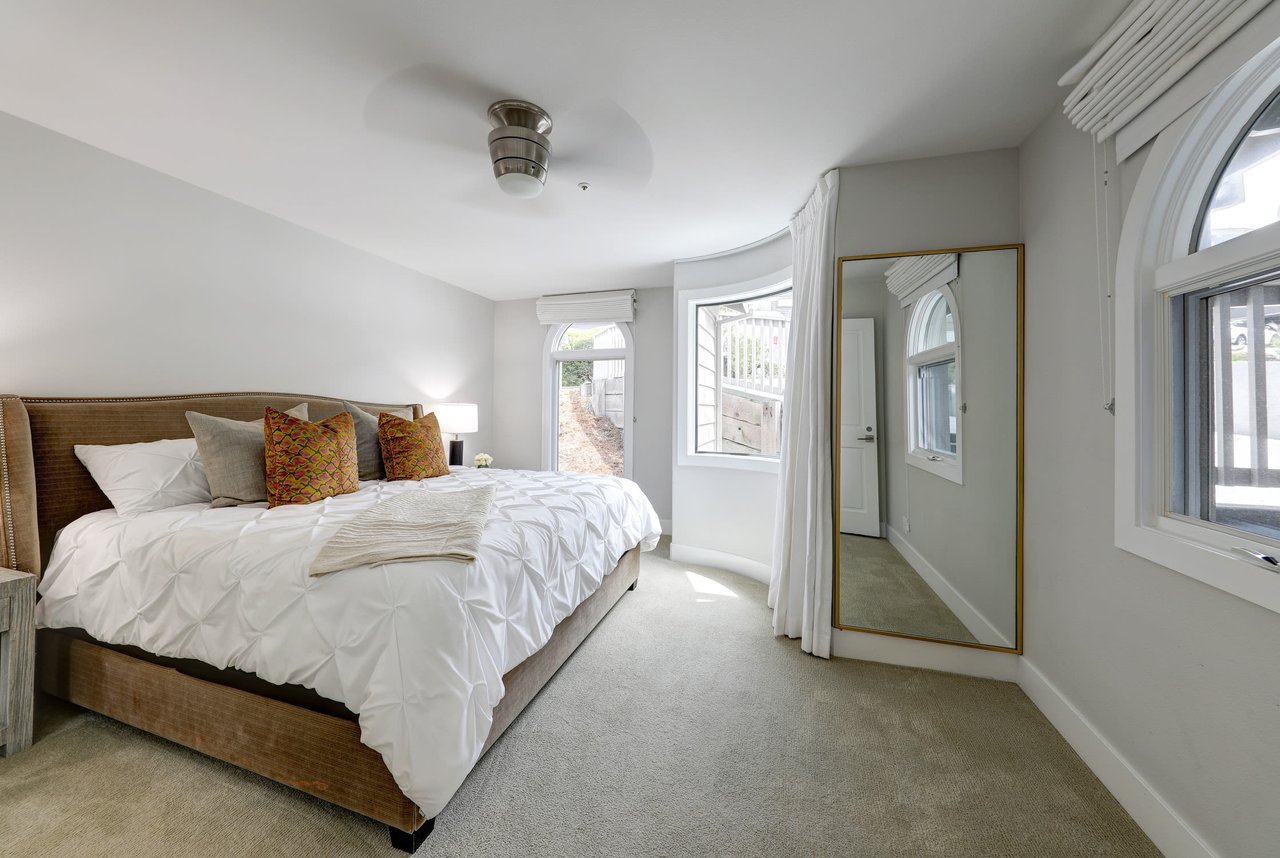 6 Mira Flores Lane