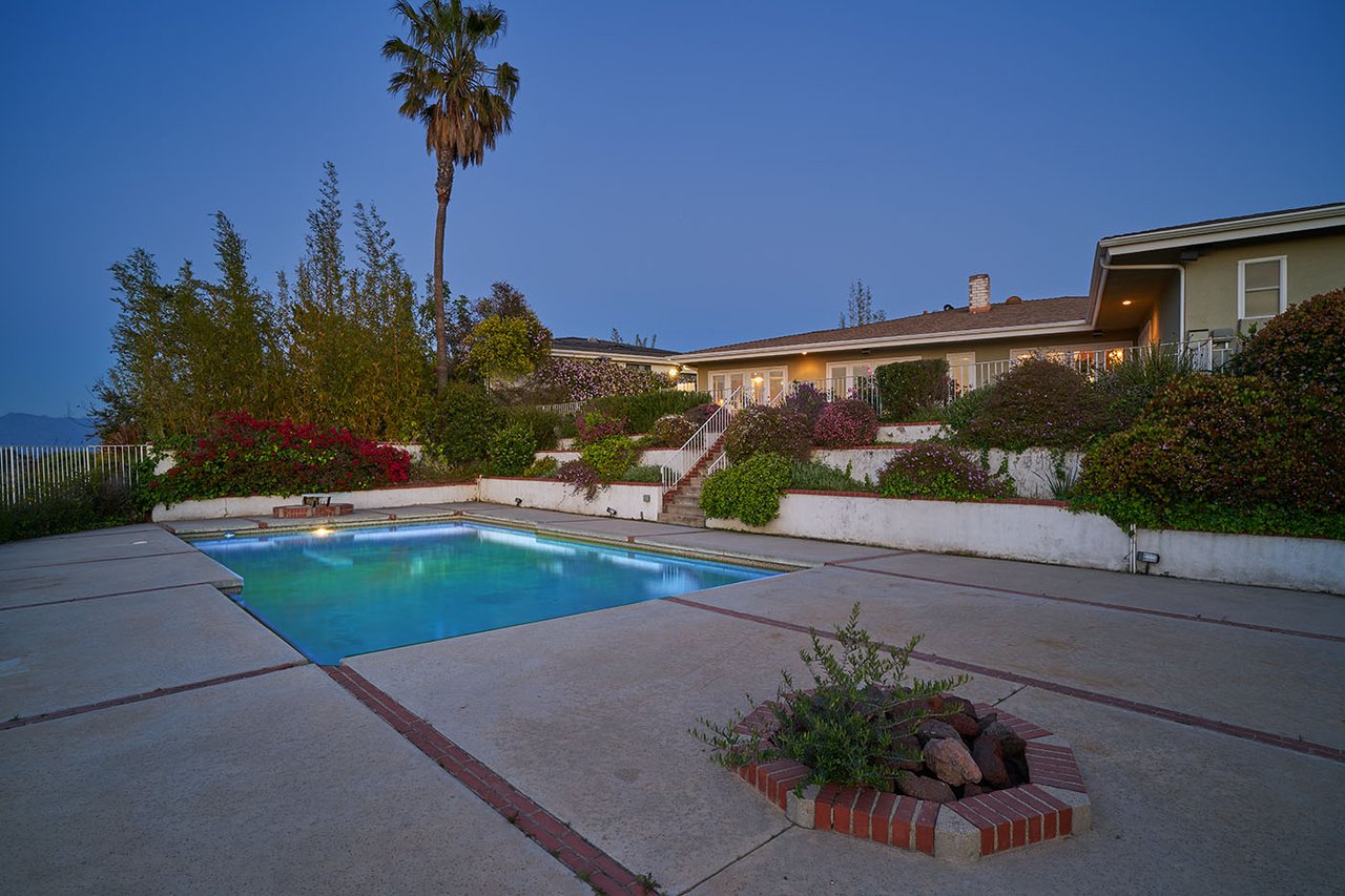  2715 Edwin Pl