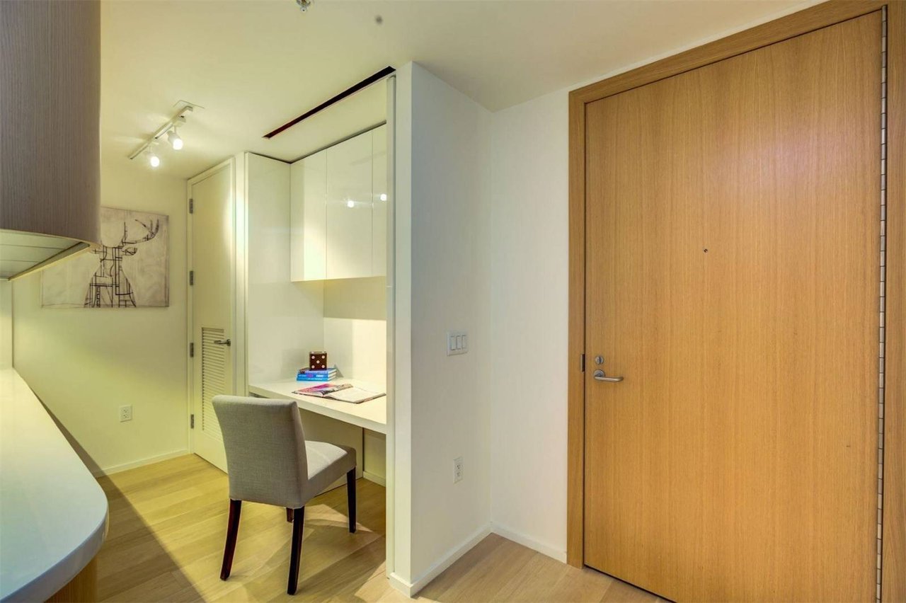 920 I St NW, #1105