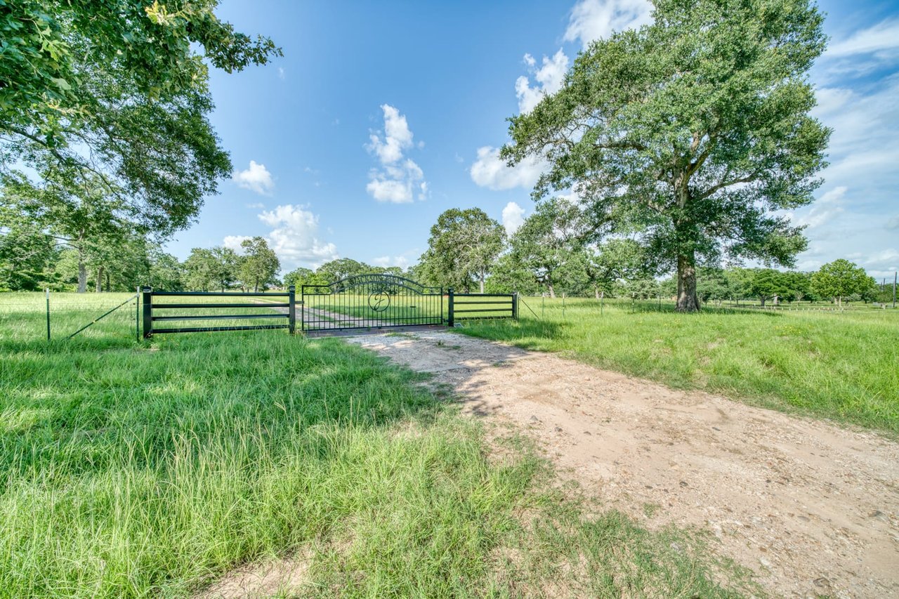 5538 FM 529 Bellville, Tx 77418