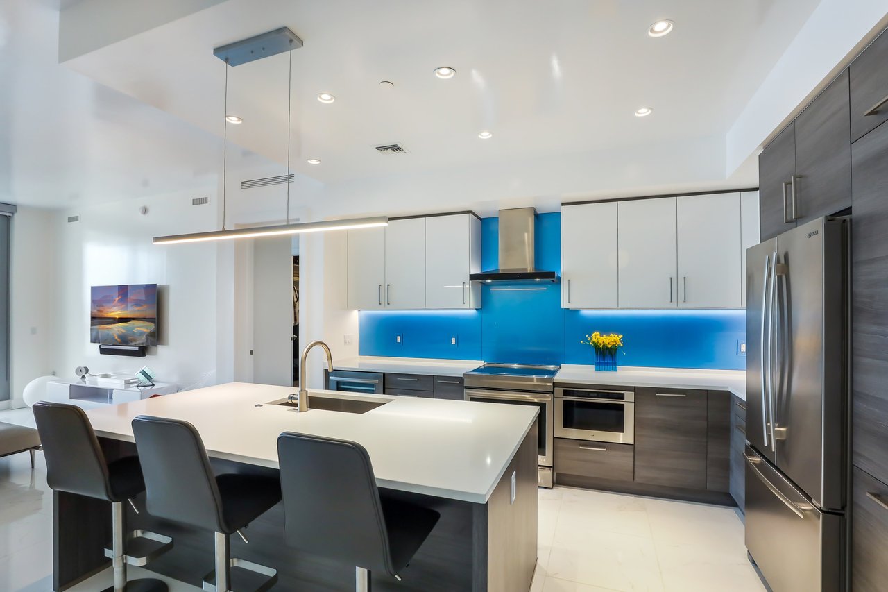 111 S Pineapple Ave #1008
