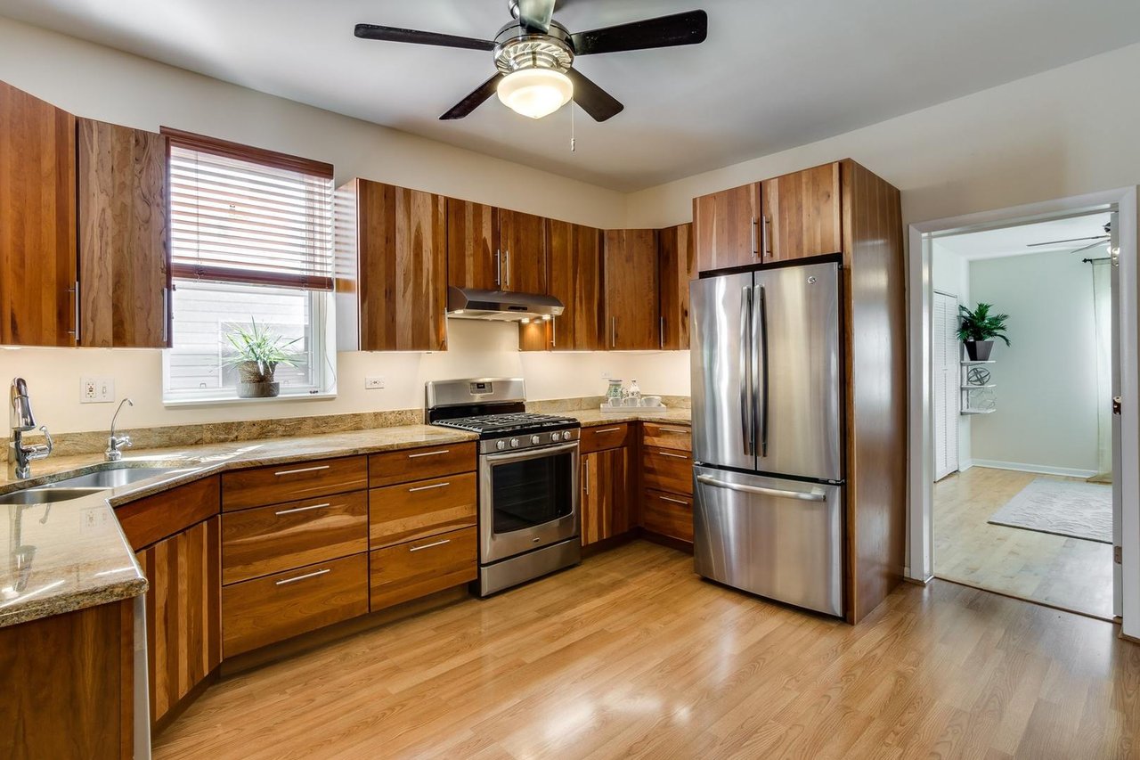 Bucktown Abode: 1736 N. Wilmot 