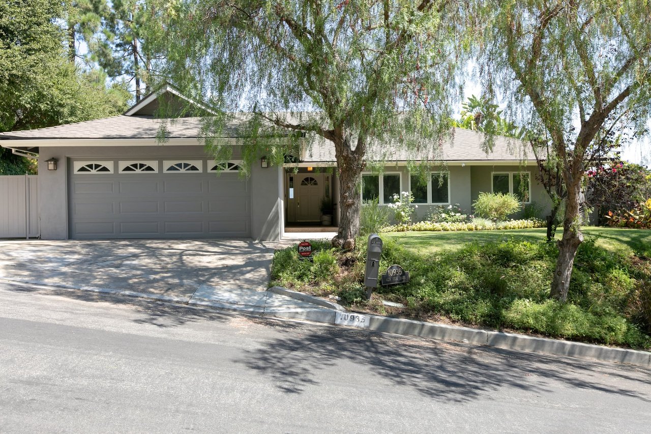 Wrightwood Estates Pool Home with Incredible Views!