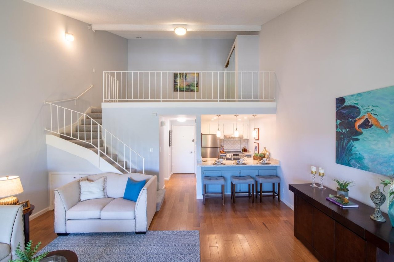 707 Fathom Dr, Unit 203