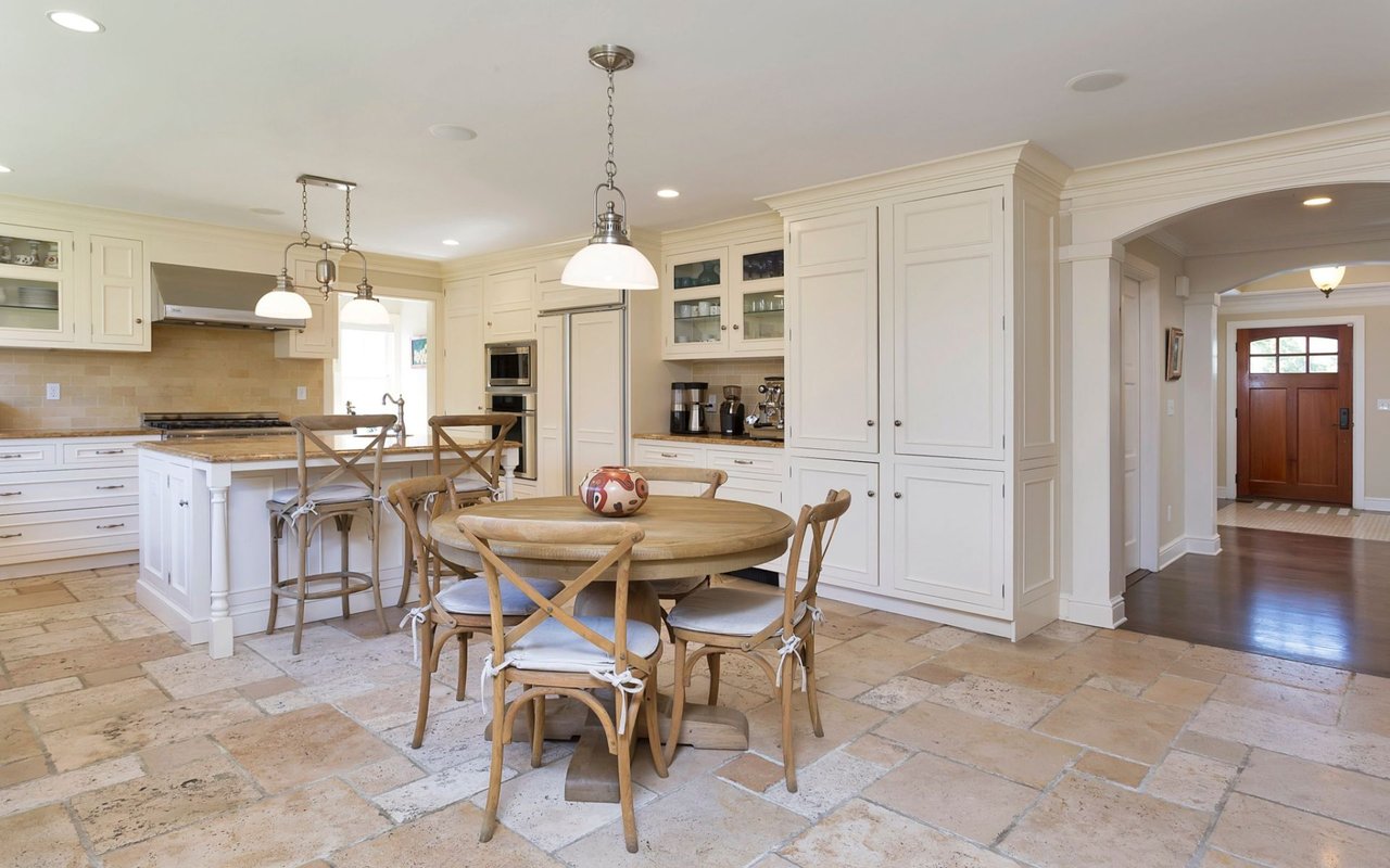 7 Lighthouse Ln
